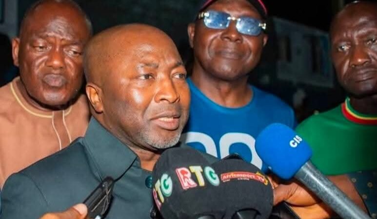 La Feguihand soutient 256 jeunes athlètes avec des fournitures scolaires