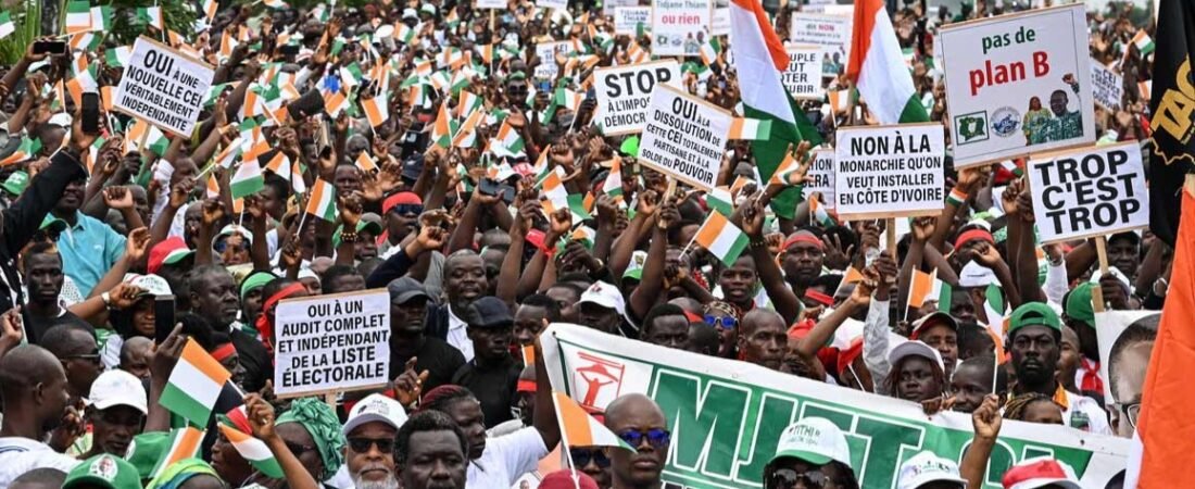 ÉLECTIONS ET TRANSITIONS : LE MONDE EN MOUVEMENT