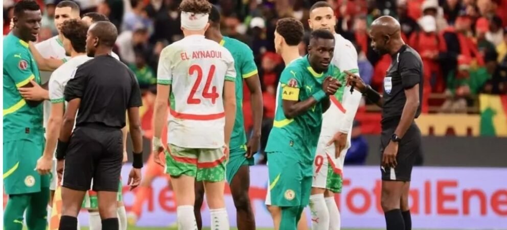 CAN 2025 AU MAROC : QUAND LA POLÉMIQUE ARBITRALE ÉCLIPSE LA FERVEUR POPULAIRE